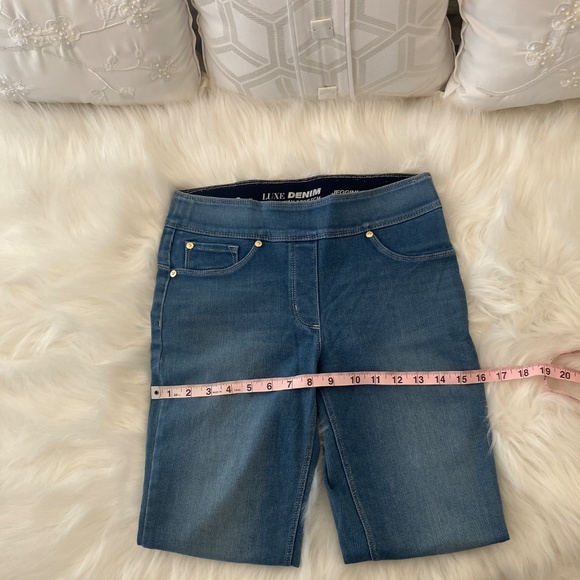 Nygard Luxe Denim Light Wash Jegging Jeans - Picture 9 of 12